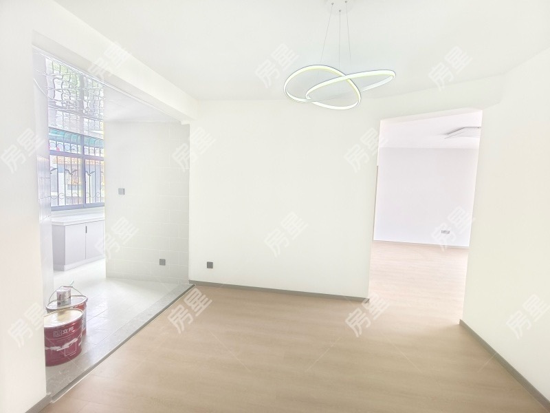 3室2廳1陽(yáng)臺(tái) 金星小區(qū)餐廳