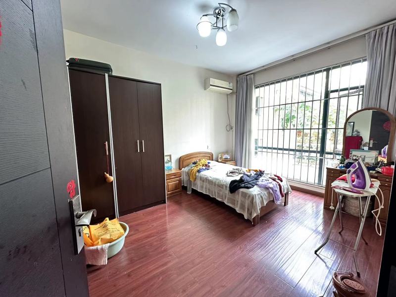 5室2廳3陽臺 都市楓林別墅臥室