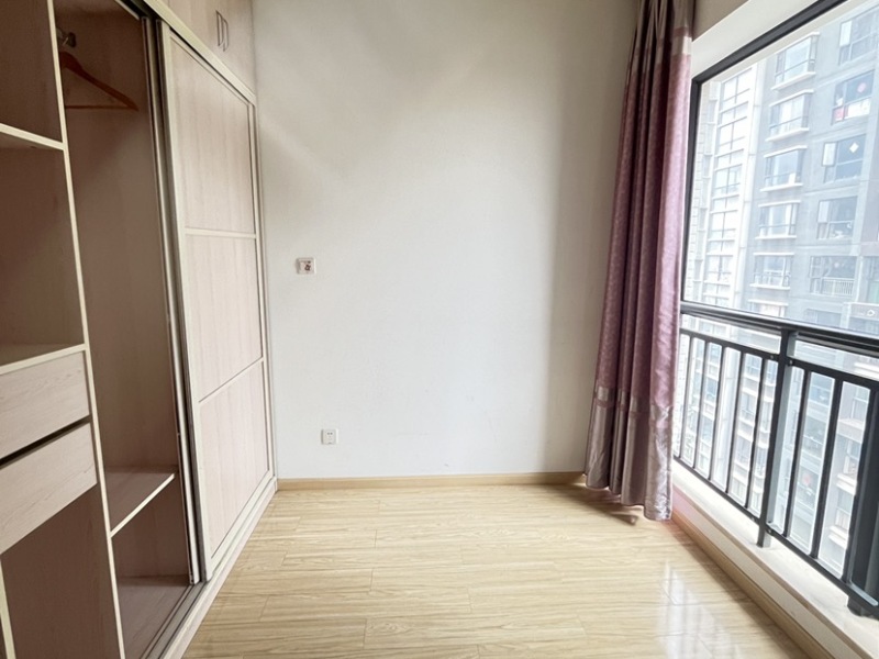 3室2廳2陽(yáng)臺(tái) 融城優(yōu)郡臥室