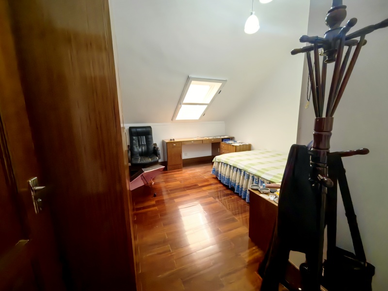 6室3廳2陽(yáng)臺(tái) 佳園上居別墅臥室