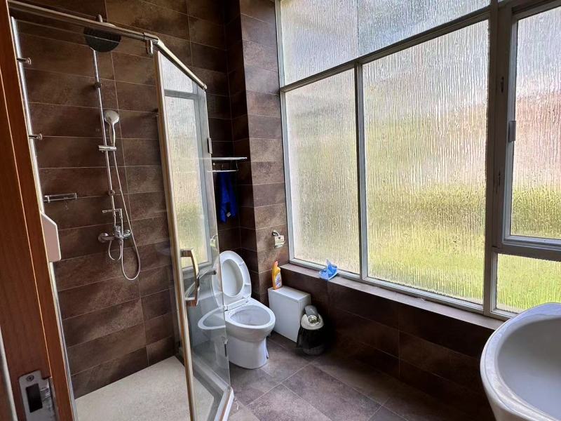 4室3廳2陽臺 陽光高爾夫別墅別墅衛(wèi)生間