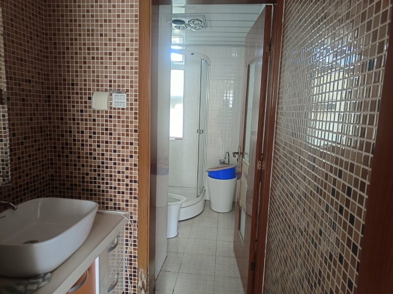 4室2廳1陽臺(tái) 云南映象C區(qū)衛(wèi)生間