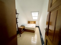 6室3廳2陽(yáng)臺(tái) 佳園上居別墅臥室