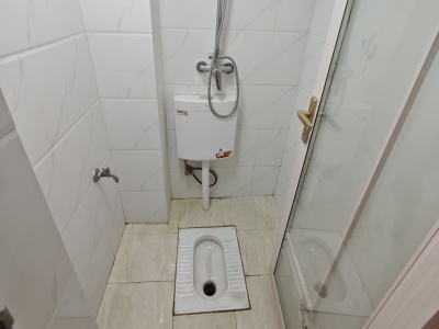 2室1廳1陽臺 省工商局宿舍區(qū)(東風(fēng)西路58號)