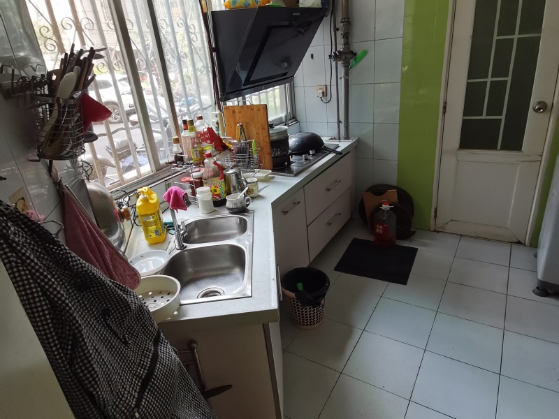 2室2廳1陽臺 怡康溫泉新村A區(qū)廚房