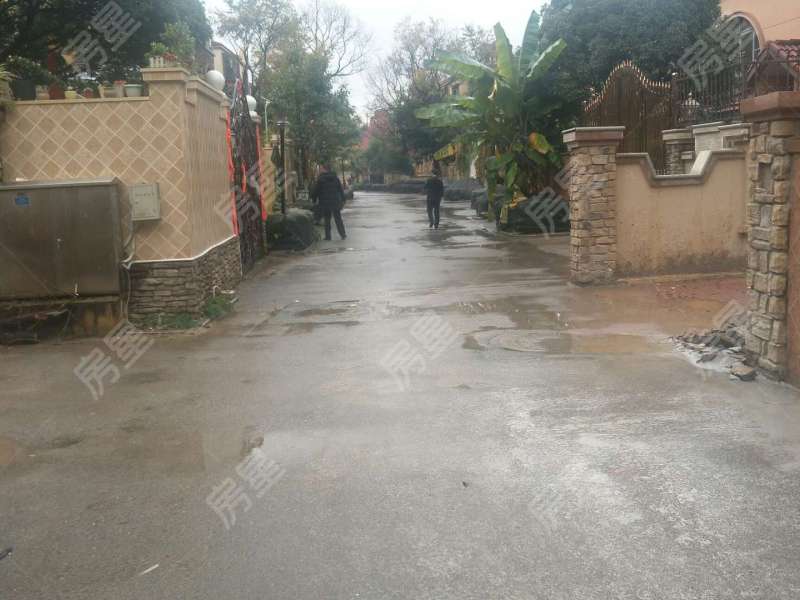 9室3廳6陽(yáng)臺(tái) 云大知城一期別墅其他