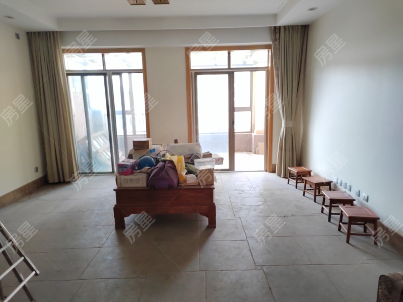 3室2廳2陽(yáng)臺(tái) 同德錦江嘉園客廳