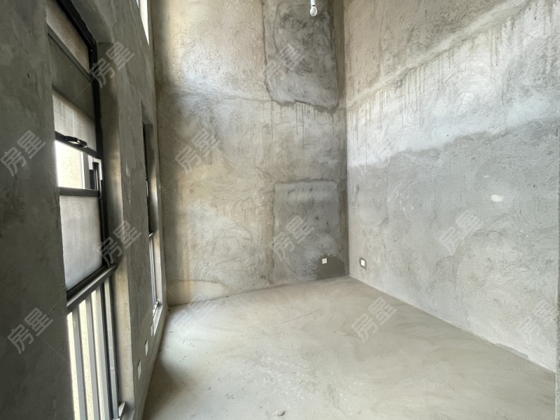 5室3廳3陽臺 滇池ONE A16號地塊別墅客廳