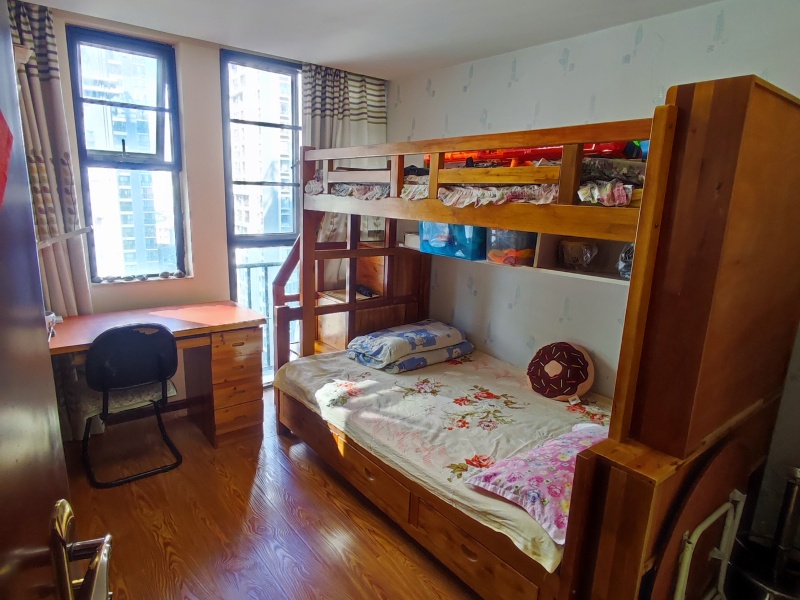 5室2廳4陽(yáng)臺(tái) 假日城市臥室