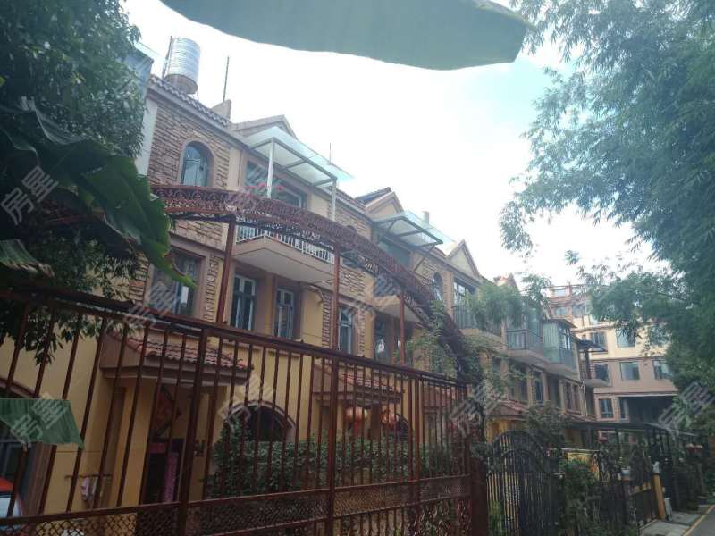 9室3廳6陽(yáng)臺(tái) 云大知城一期別墅其他