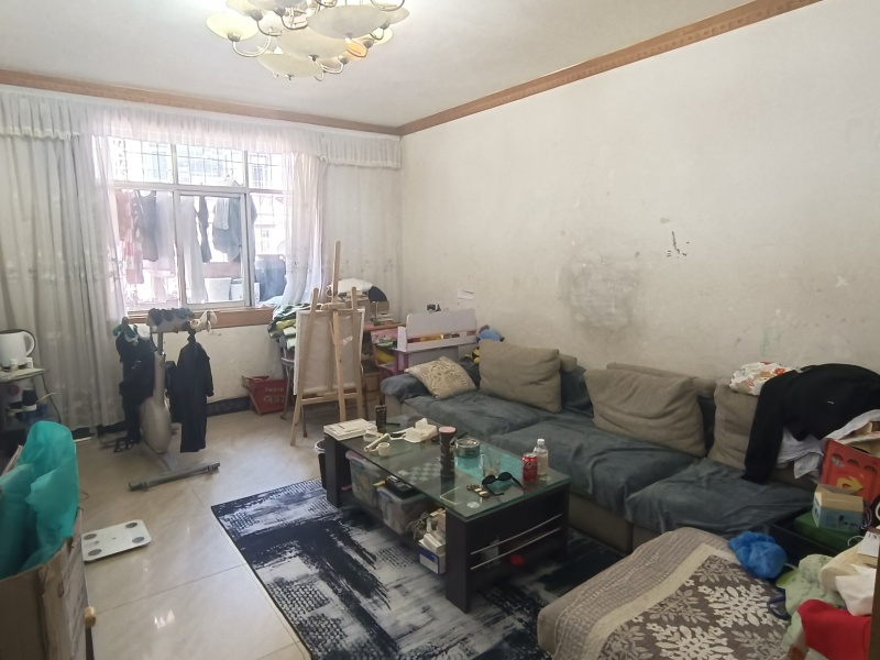 3室2廳1陽臺 興杰花園客廳