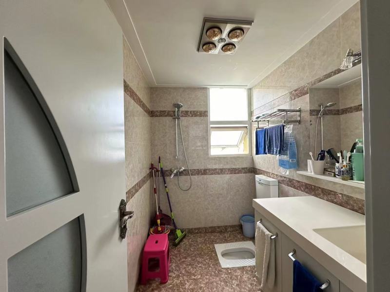 3室2廳2陽臺 晴朗云安衛(wèi)生間