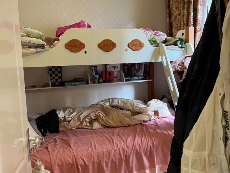 4室2廳2陽臺(tái) 和諧世紀(jì)臥室