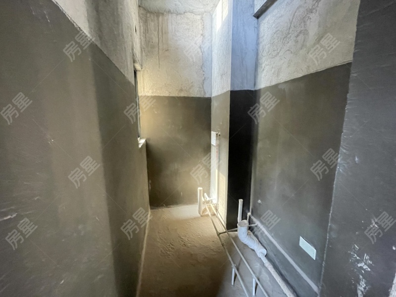 5室3廳3陽臺 滇池ONE A16號地塊別墅衛(wèi)生間