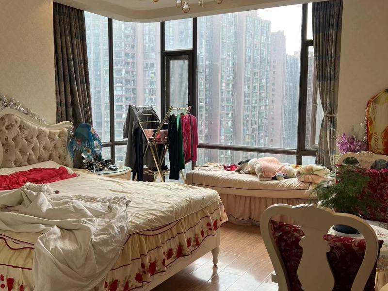 4室2廳2陽臺(tái) 和諧世紀(jì)臥室