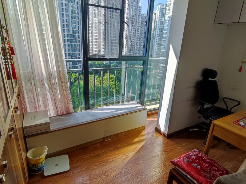 5室2廳4陽(yáng)臺(tái) 假日城市陽(yáng)臺(tái)