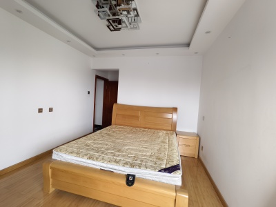 3室2廳1陽臺(tái) 經(jīng)典明苑