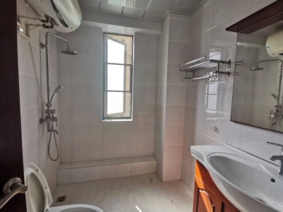 3室2廳4陽臺 東盟森林