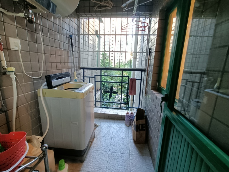 世纪城惜春苑阳台