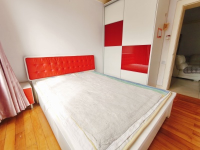 2室1廳1陽(yáng)臺(tái) 石橋鋪24號(hào)