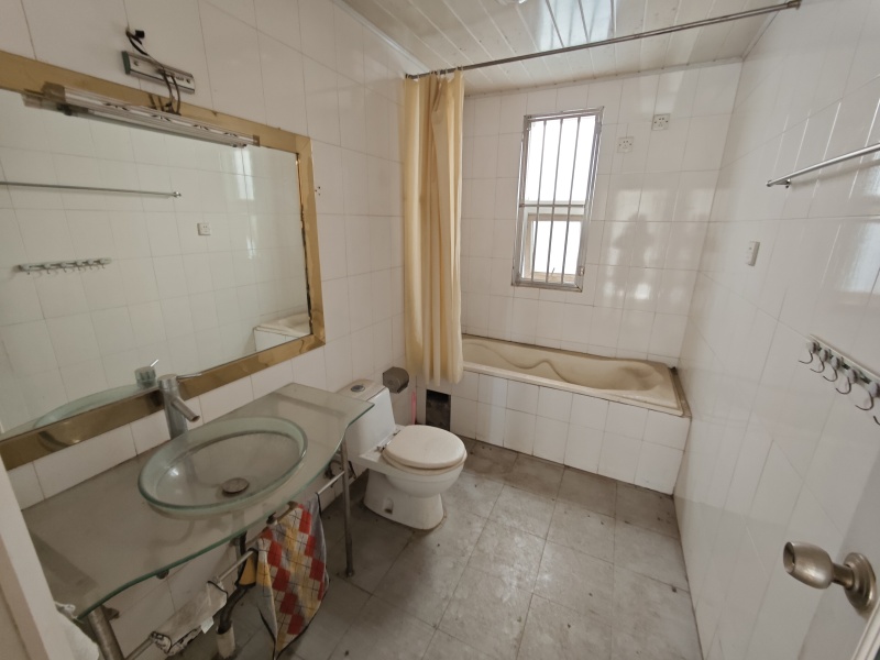 3室2廳2陽臺 溫馨家園衛(wèi)生間