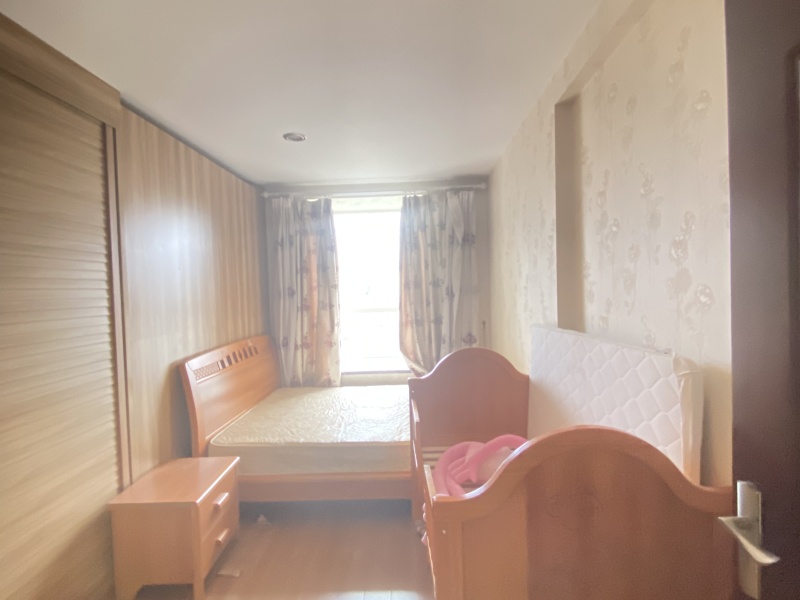 3室2廳2陽臺 遠洋風(fēng)景臥室