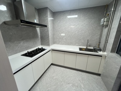 3室2廳2陽(yáng)臺(tái) 新希望觀瀾匯