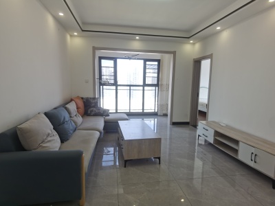 3室2廳1陽臺 潤城八區(qū)