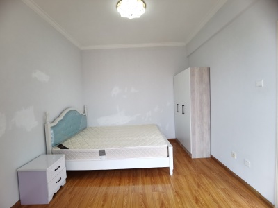 3室2廳1陽(yáng)臺(tái) 圣世一品