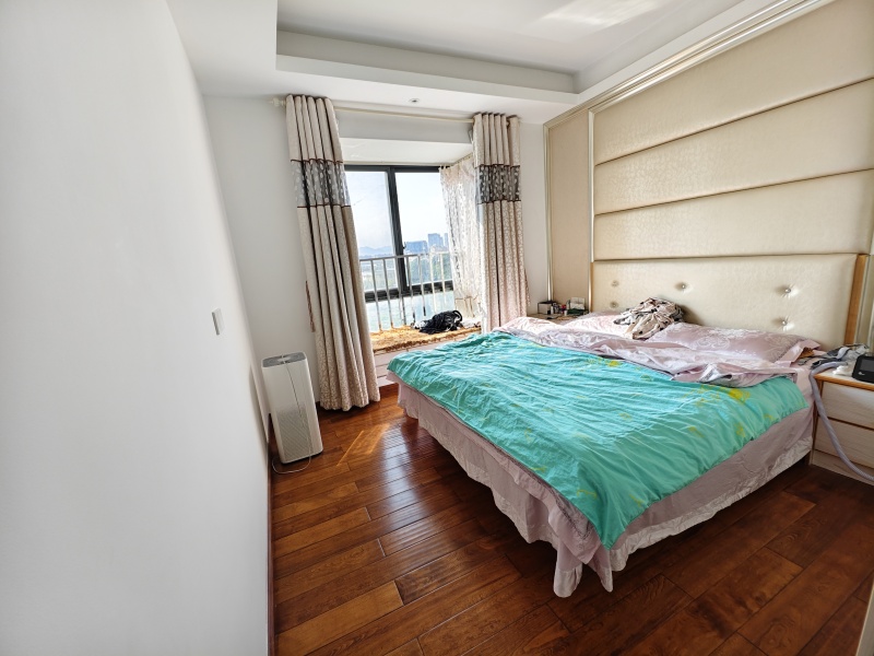 3室2廳1陽臺 中天融域一期臥室