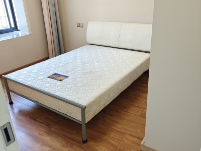 2室1廳1陽臺 財經(jīng)大學(xué)西區(qū)