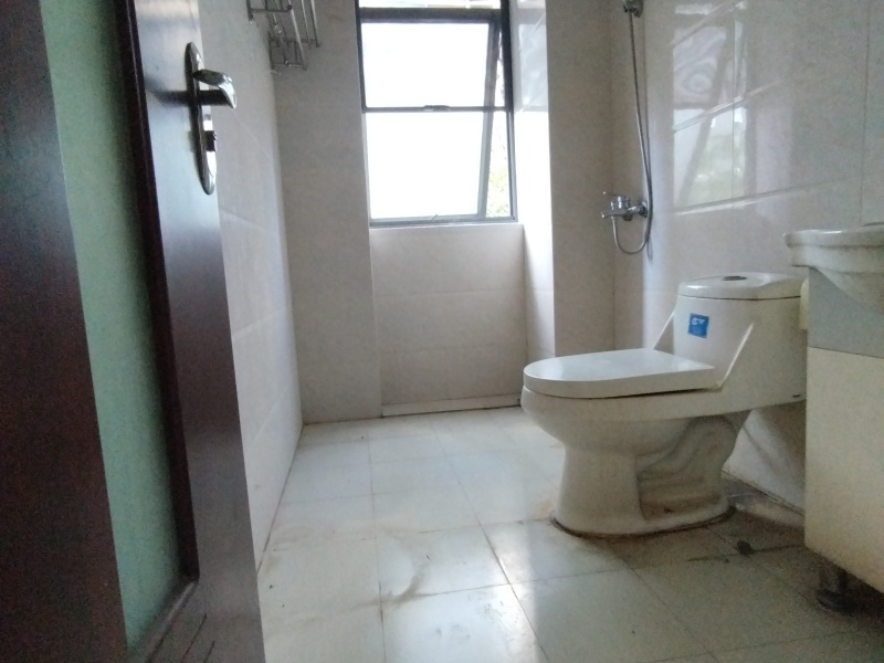 4室2廳2陽臺 融城優(yōu)郡衛(wèi)生間