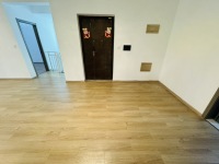 4室2廳2陽臺 華夏四季二期門廳