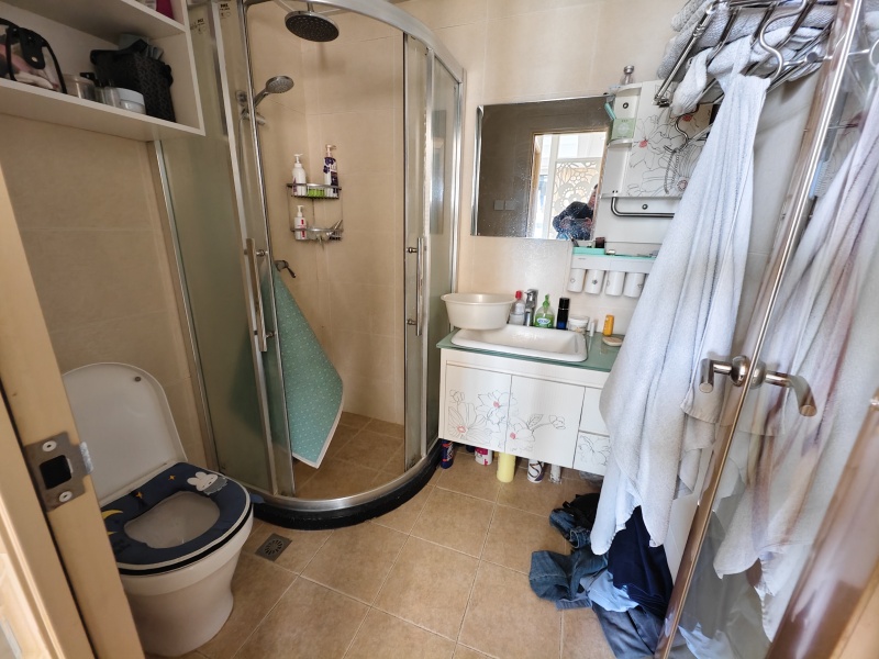 3室2廳1陽臺 中天融域一期衛(wèi)生間