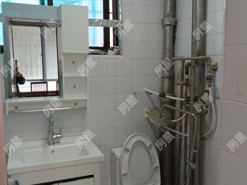 3室2廳2陽臺 紅塔花園衛(wèi)生間