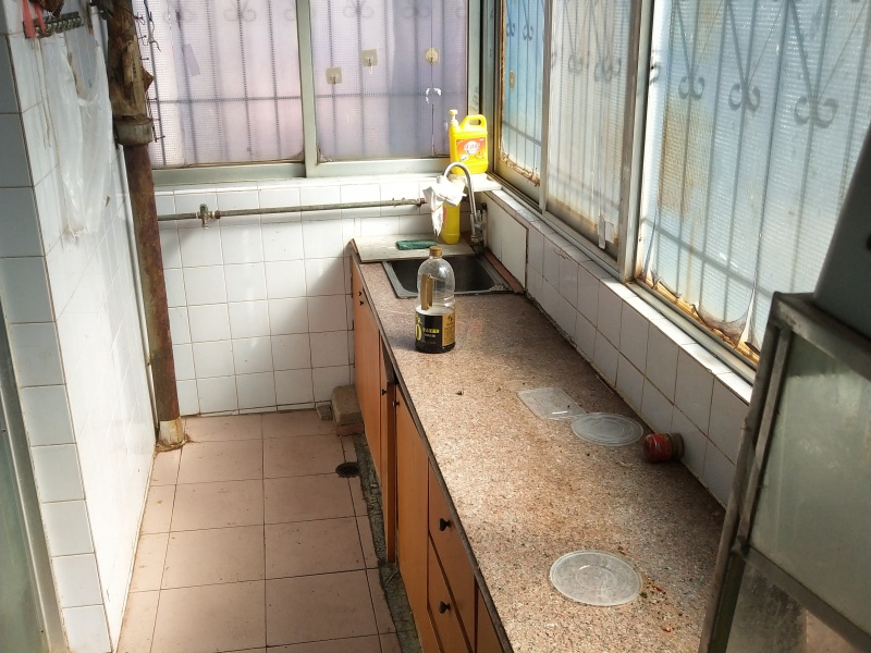 2室2廳 怡康溫泉新村A區(qū)廚房