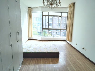 3室2廳2陽臺 金童花園臥室