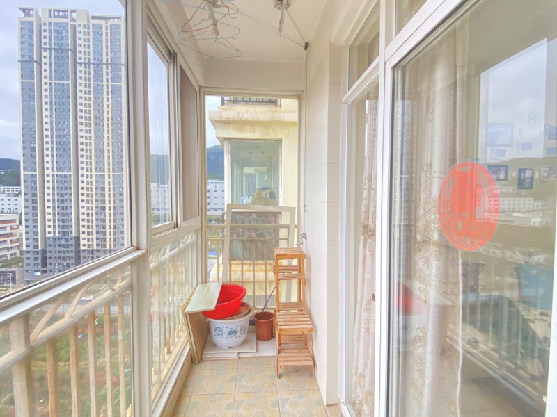 3室2廳2陽臺 遠洋風(fēng)景陽臺