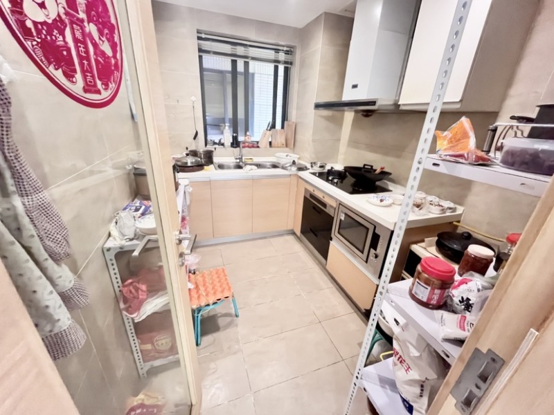 3室2廳2陽(yáng)臺(tái) 濱江俊園萊茵組團(tuán)廚房