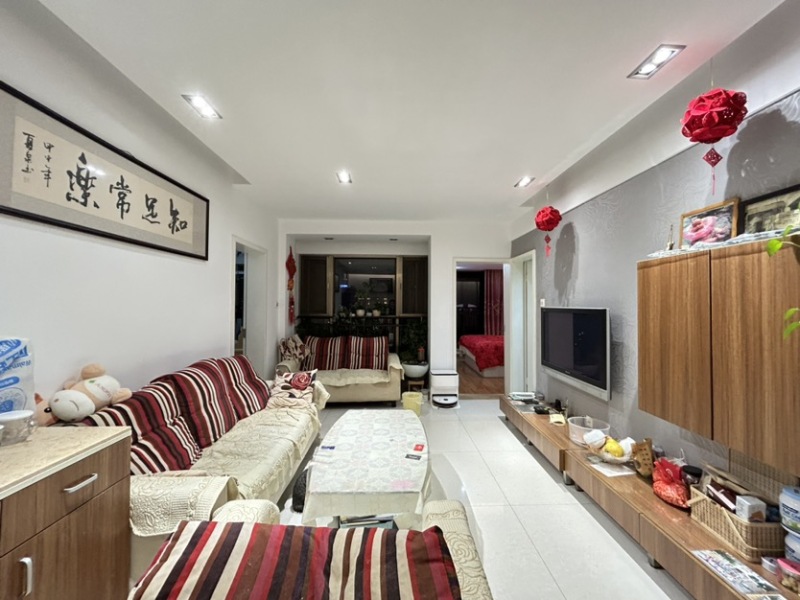 3室2廳1陽臺 候谷花園客廳