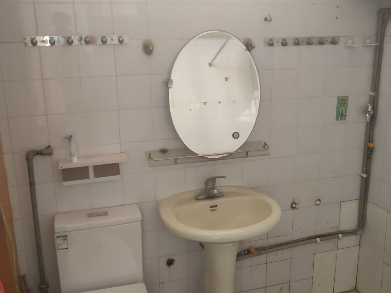 2室2廳 怡康溫泉新村A區(qū)衛(wèi)生間