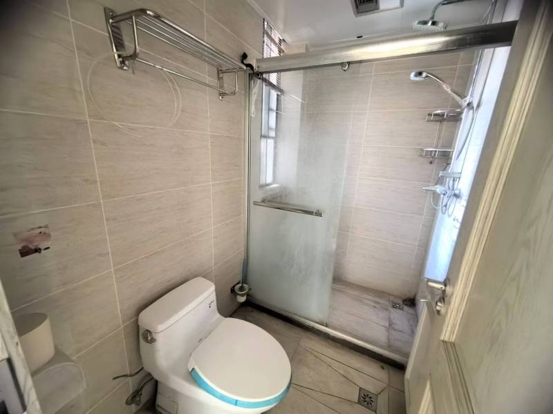 5室2廳2陽臺 清水佳湖雅居別墅衛(wèi)生間