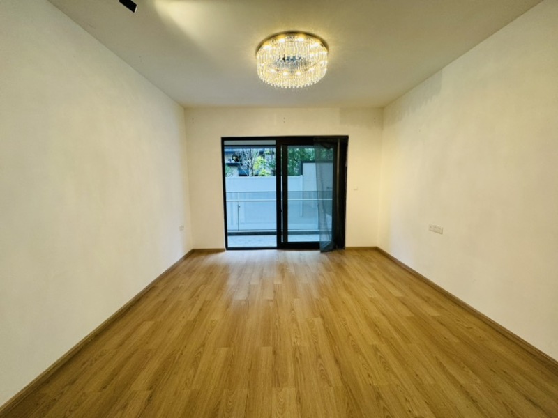 4室2廳2陽臺 華夏四季二期客廳