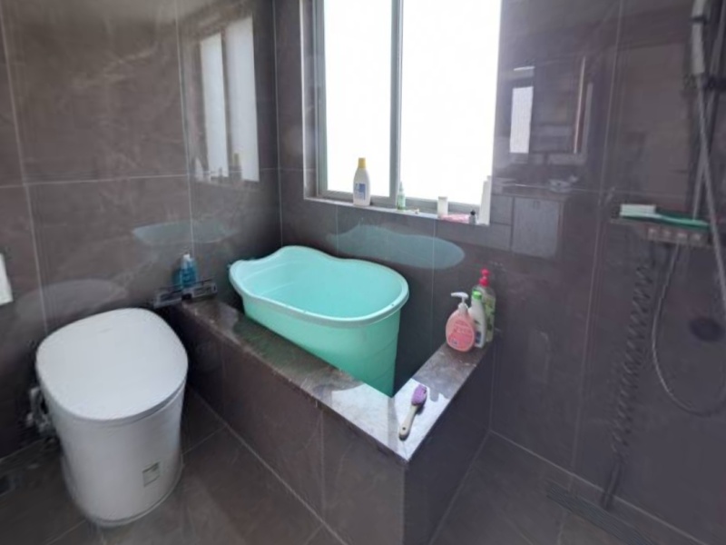 5室2廳2陽臺 翡翠灣衛(wèi)生間