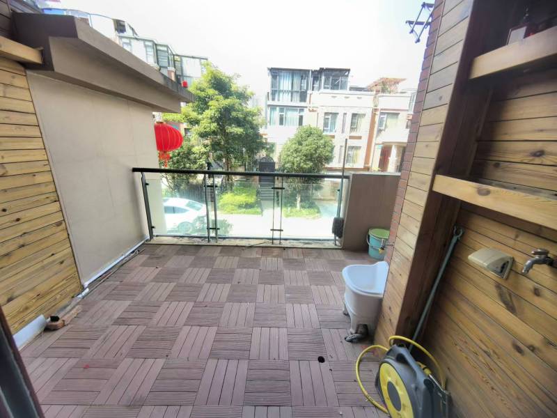 5室2廳2陽臺 清水佳湖雅居別墅陽臺