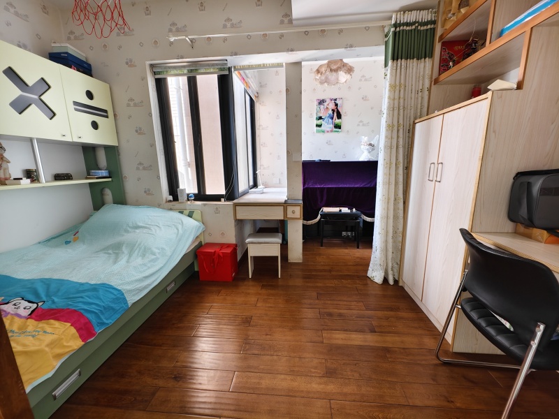 3室2廳1陽臺 中天融域一期書房