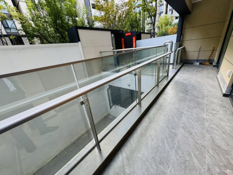 4室2廳2陽臺 華夏四季二期陽臺