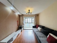 3室2廳2陽(yáng)臺(tái) 盛高大城二期客廳