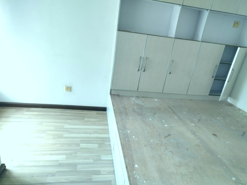 3室2廳2陽臺 金童花園臥室