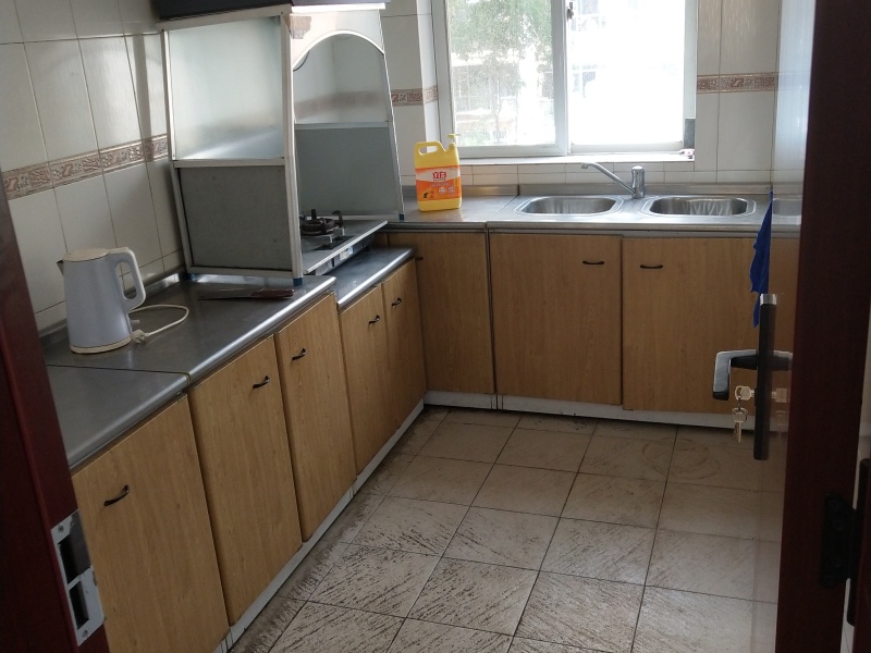 3室2廳1陽(yáng)臺(tái) 佳湖花園廚房